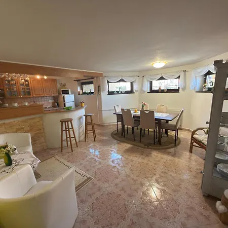 Domcek Pod Tatrami Maison d'hôtes Nová Lesná